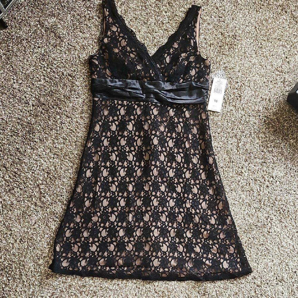 NWT S.L. Fashions Black & Tan Lace Sleeveless Cocktail Dress Size 16
